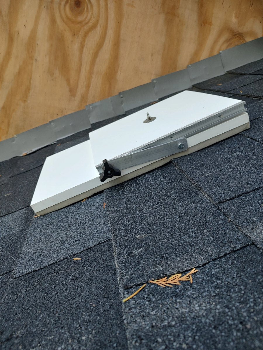 Roof Caddy hinge detail